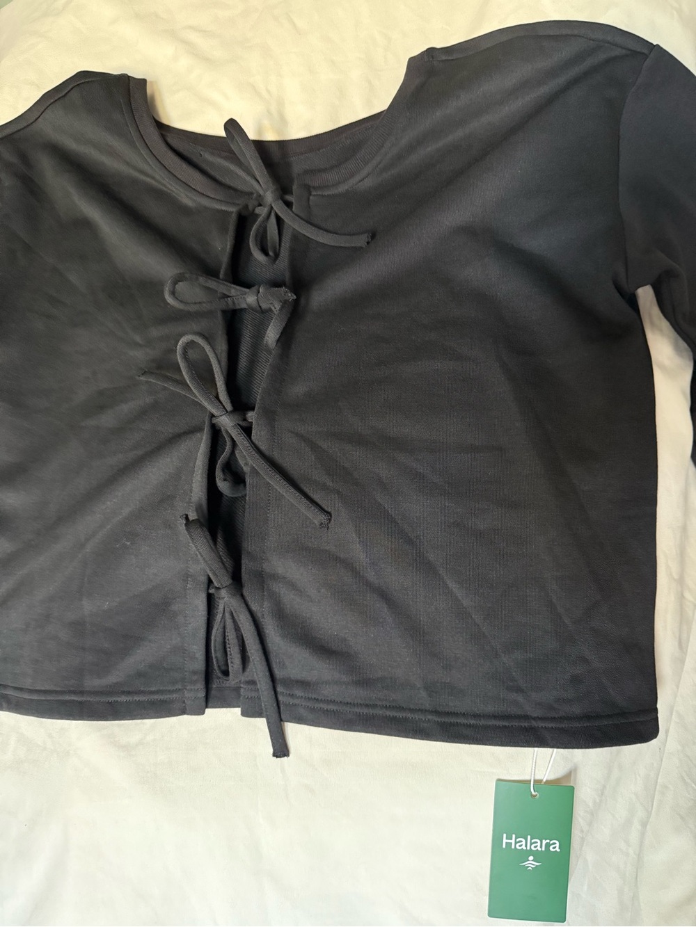 HALARA Black Tie-Front Cropped Top
